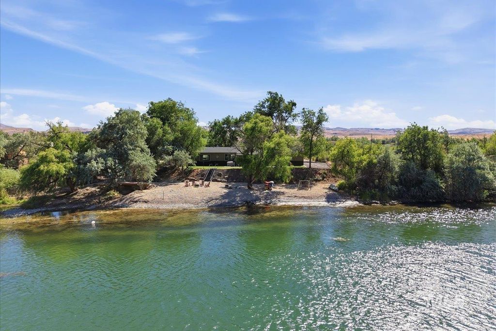 Photo of 11086 State Highway 78, Melba, ID 83641 (MLS # 98990265)