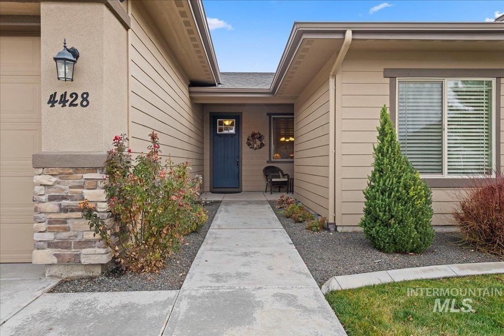 Photo of 4428 N Cherry Bark Way, Meridian, ID 83646 (MLS # 98971261)