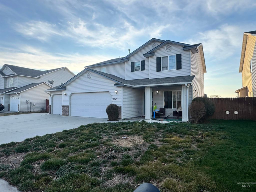 Photo of 19613 Commonwealth Ave, Caldwell, ID 83605 (MLS # 98971588)