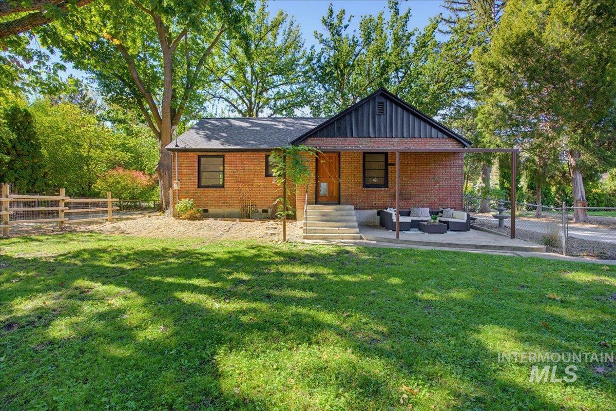 3720 N Collister Dr.