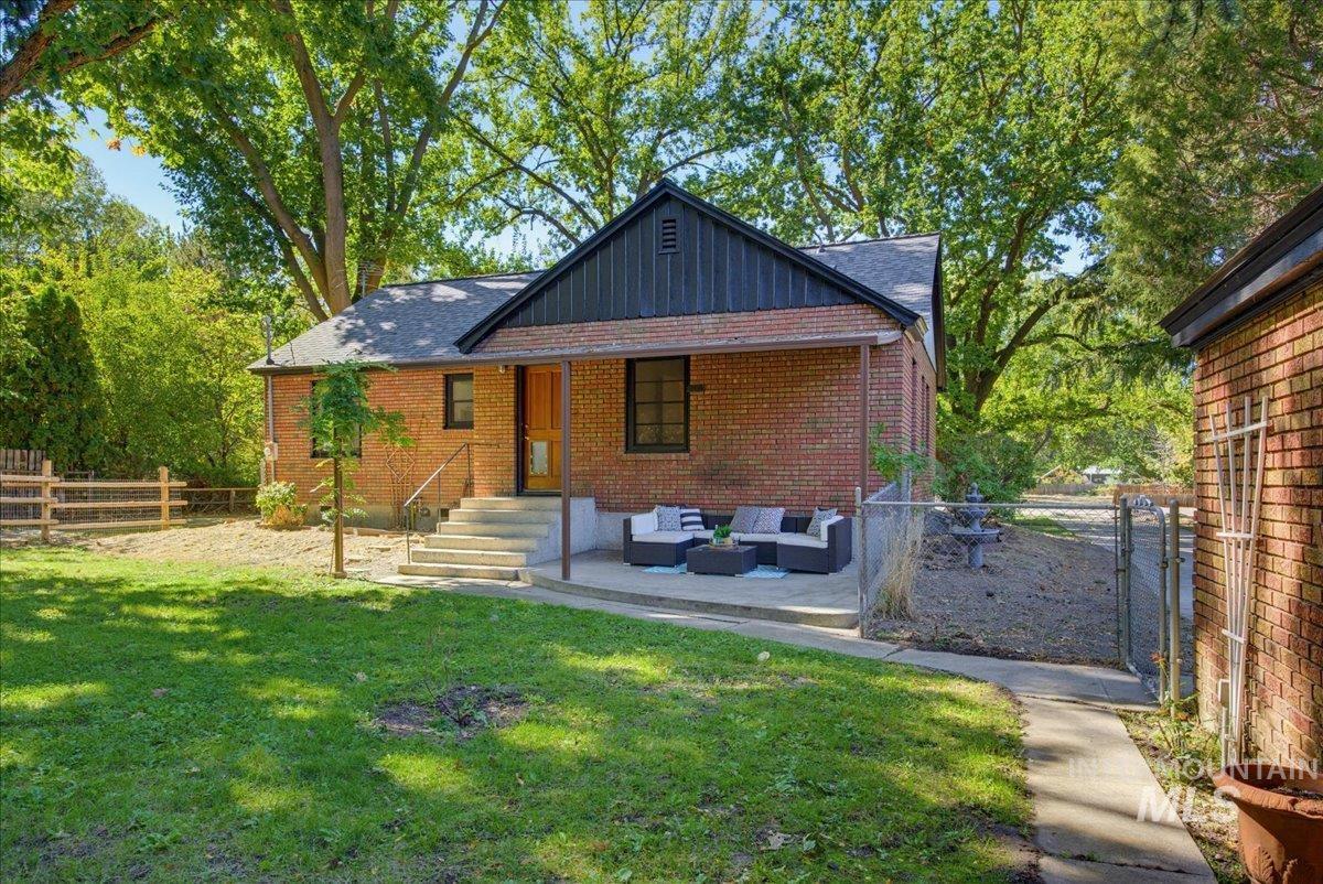 3720 N Collister Dr.