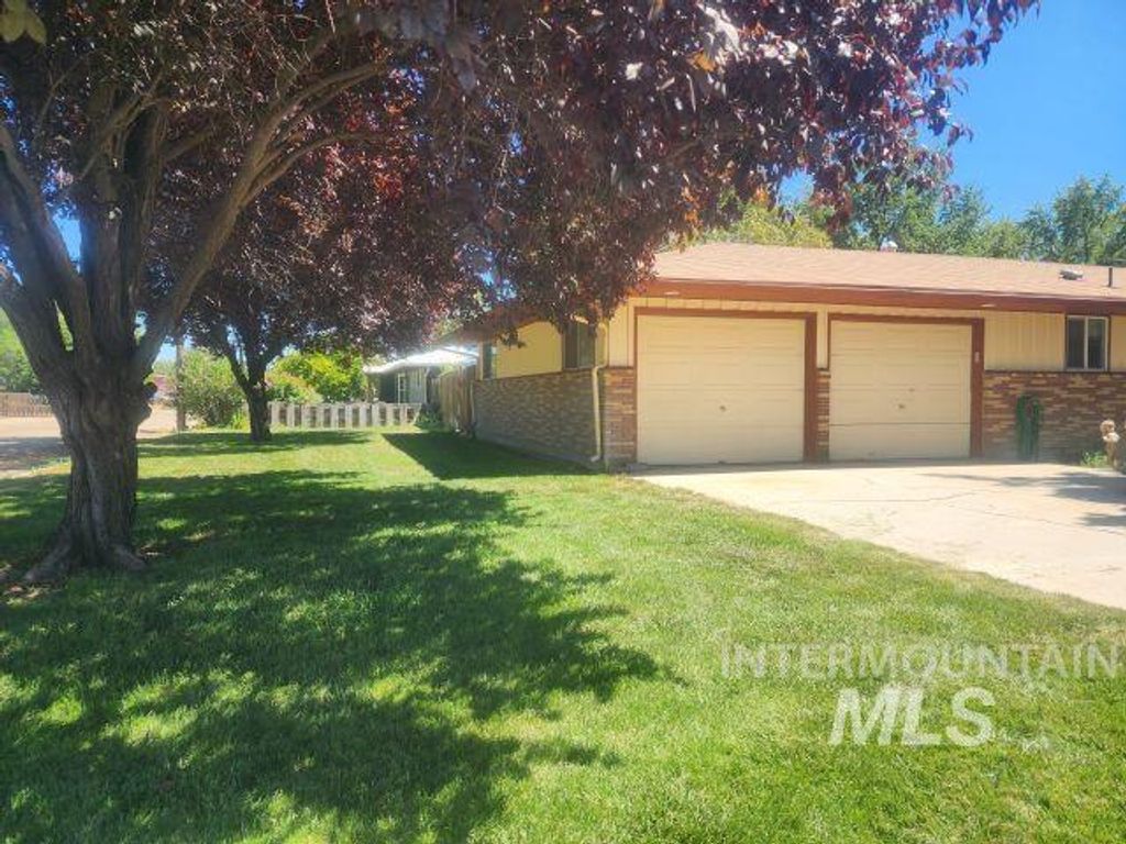 Photo of 402 S Utah Ave, Fruitland, ID 83619 (MLS # 98965080)
