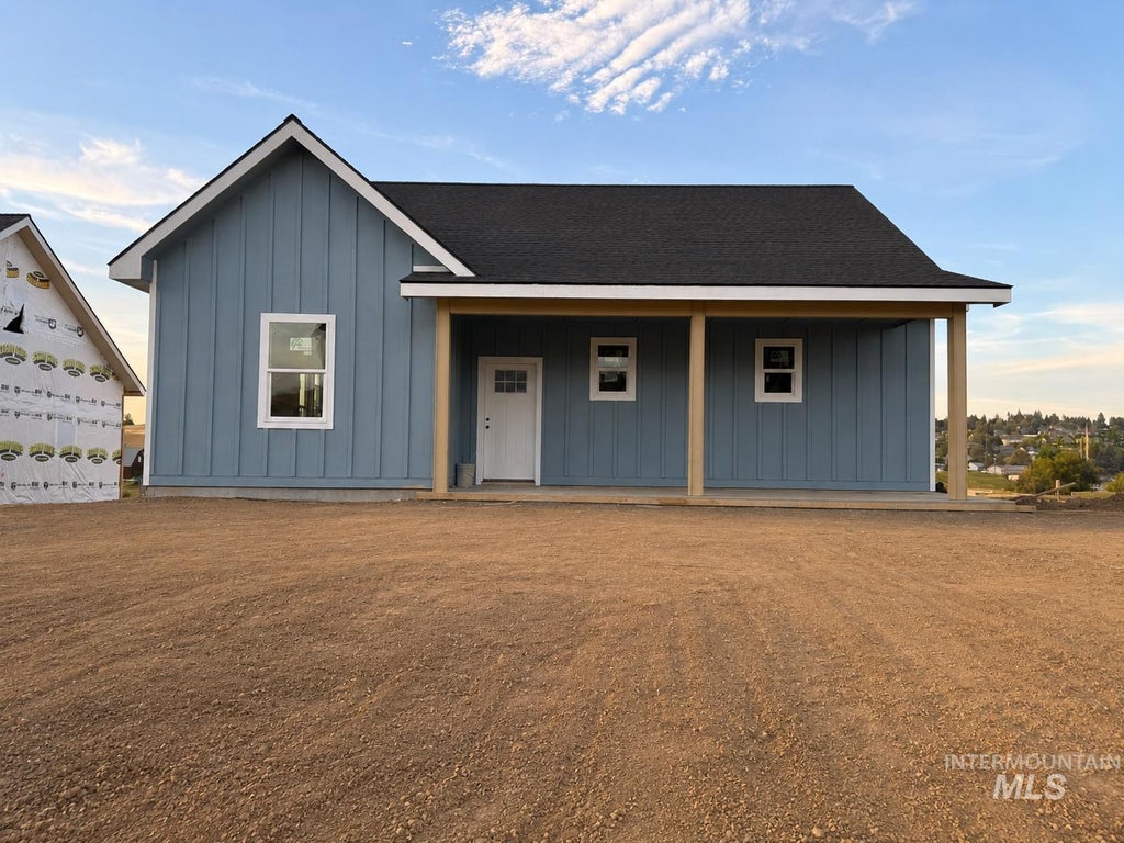 Photo of 1082 Edington Ave, Moscow, ID 83843 (MLS # 98999062)