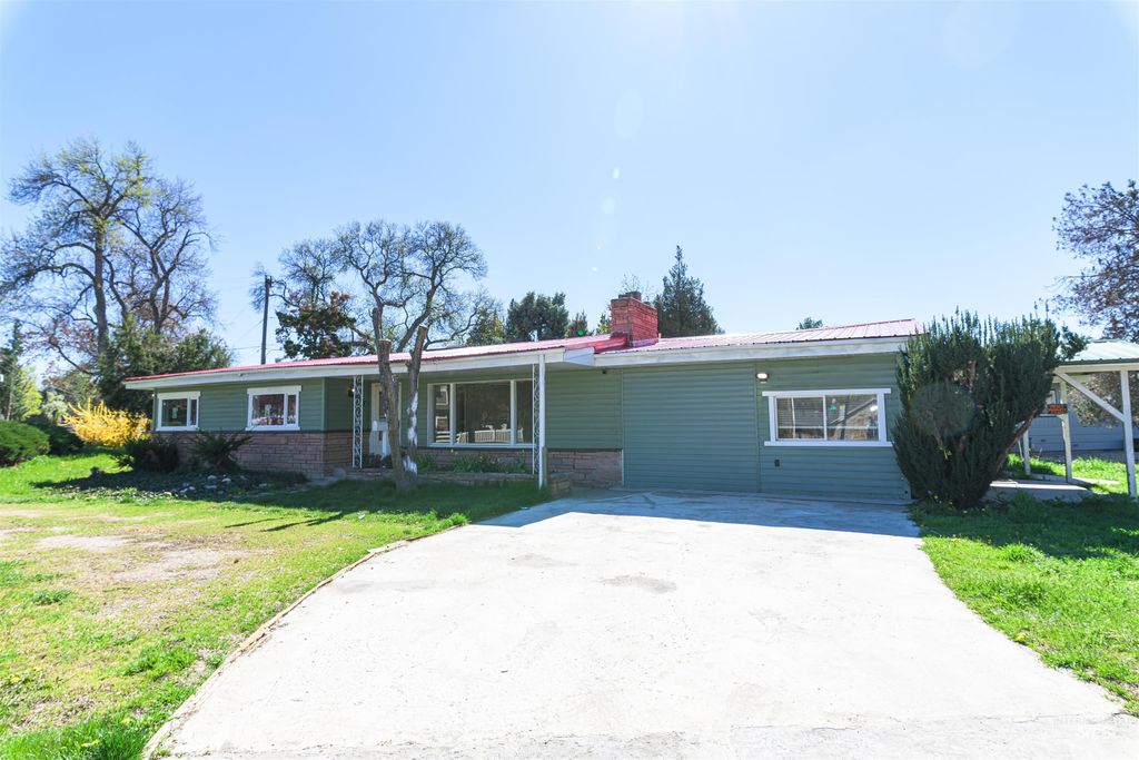 Photo of 2003 N Cole Rd, Boise, ID 83704 (MLS # 98981356)