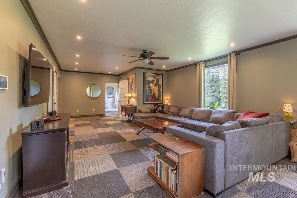 Photo of 1035 Davis Road, Viola, ID 83872 (MLS # 98988844)