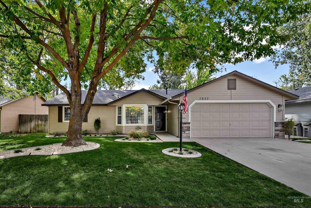 Photo of 7827 W Gillis St, Boise, ID 83714 (MLS # 98963819)