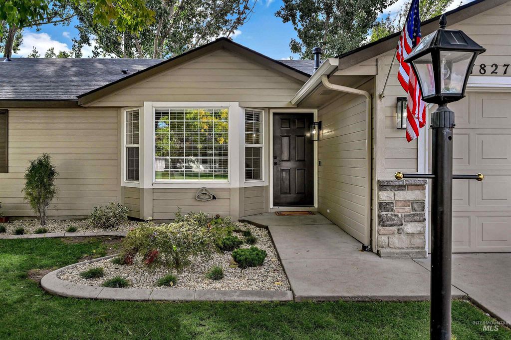 Photo of 7827 W Gillis St, Boise, ID 83714 (MLS # 98963819)