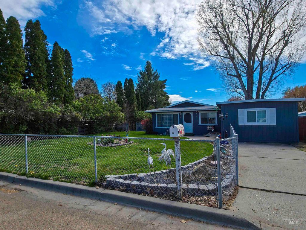 Photo of 64 12th Ave N Ave, Payette, ID 83661 (MLS # 98981485)