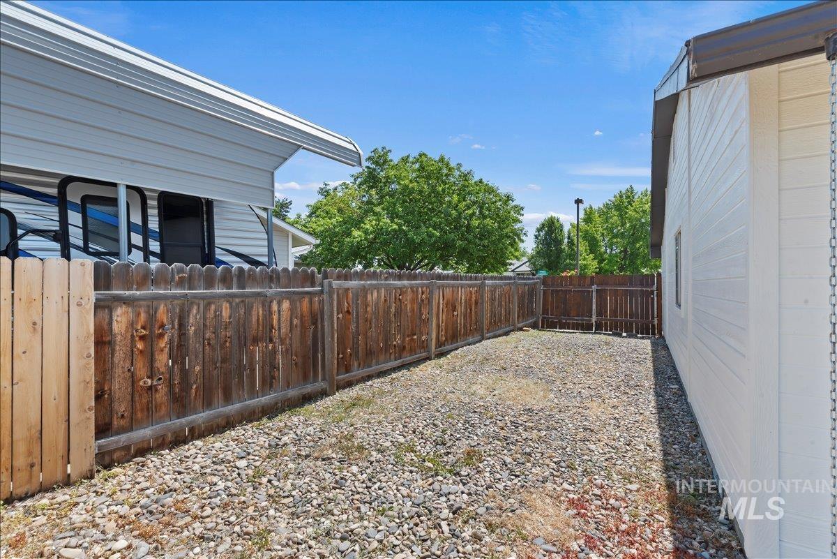 190 W Bloomington Drive