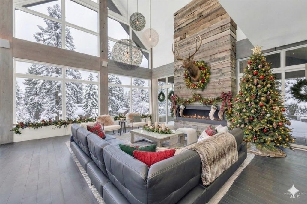 Photo of 433 Sugarloaf Place, Donnelly, ID 83615 (MLS # 98955590)