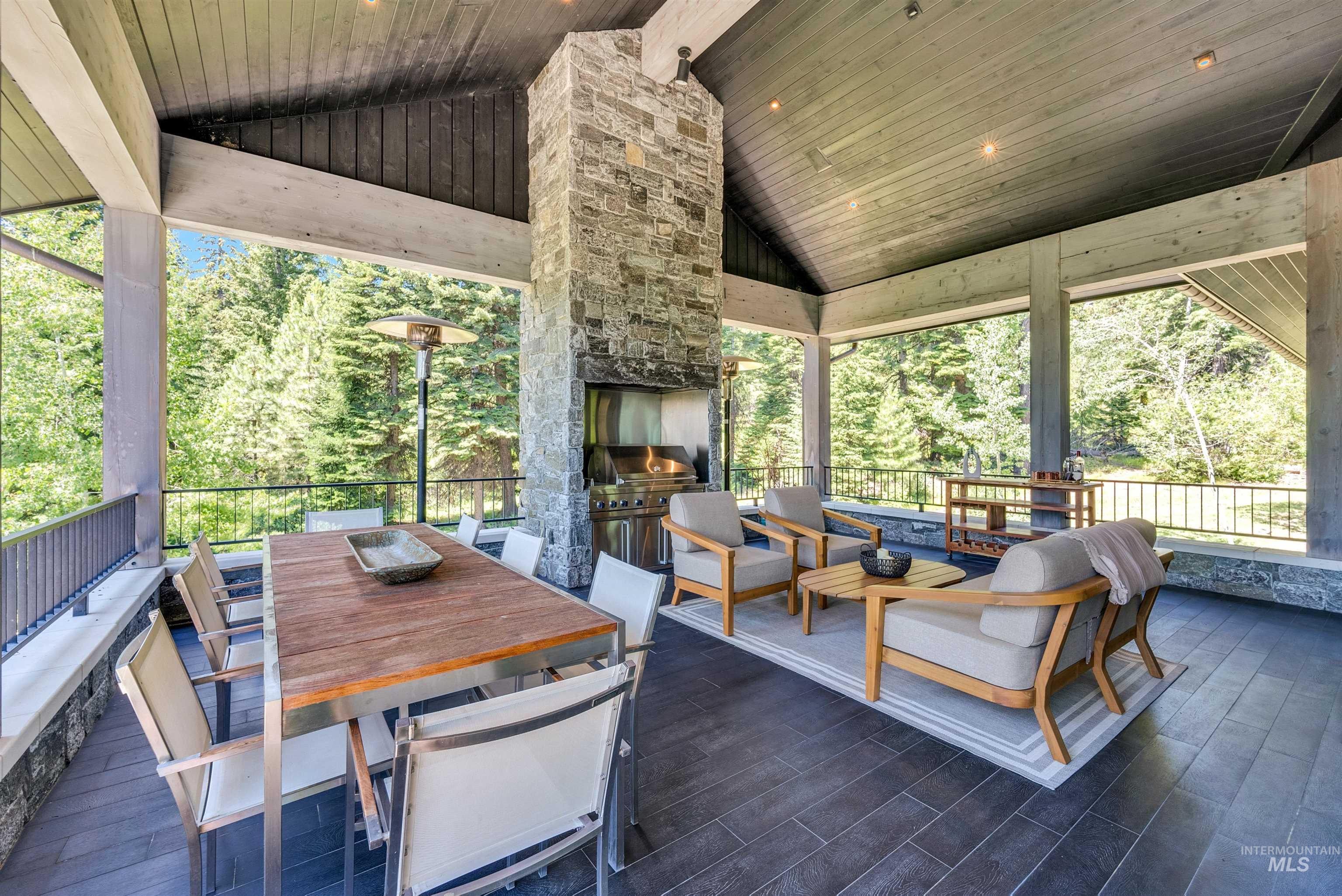 433 Sugarloaf Place