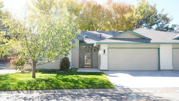 6032 N COBBLER LN, BOISE, ID 83703 - Image 8a7ca790e1484d70f9292f66e68f2bc7/3556359312