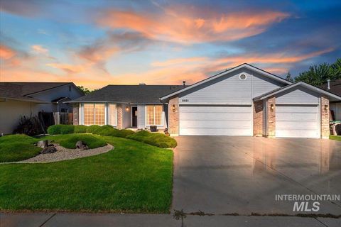 Photo of 5651 N Crimson Way, Boise, ID 83703 (MLS # 98991311)