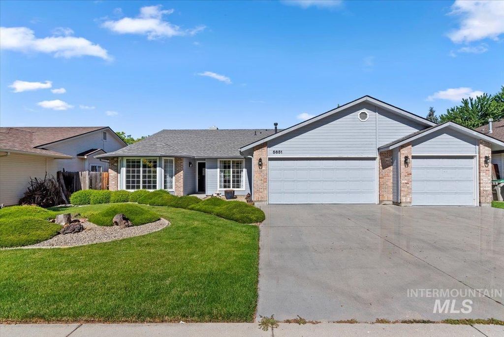 Photo of 5651 N Crimson Way, Boise, ID 83703 (MLS # 98991311)