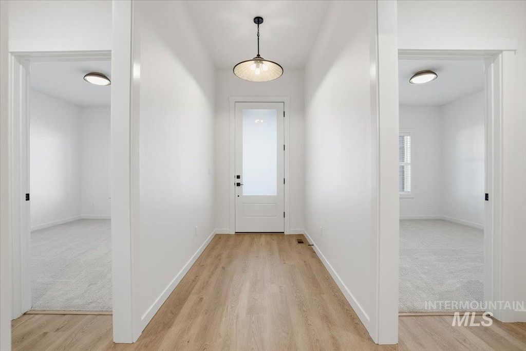 Photo of 1008 Whitewater Way, Emmett, ID 83617 (MLS # 98967277)