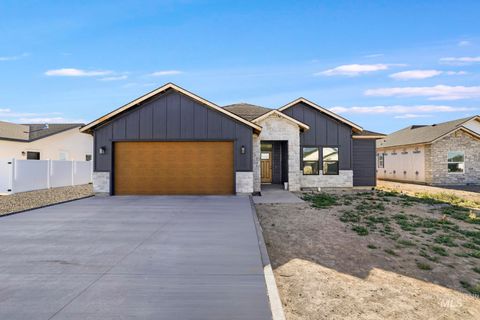 Photo of 2006 Regan St, Jerome, ID 83338 (MLS # 98986966)