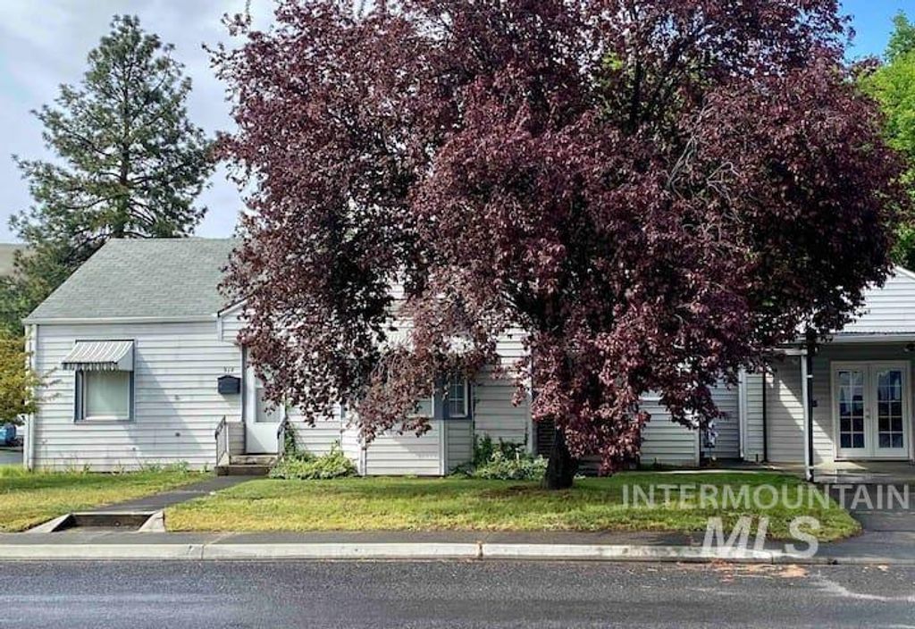 Photo of 918 Elm St, Clarkston, WA 99403 (MLS # 98965185)