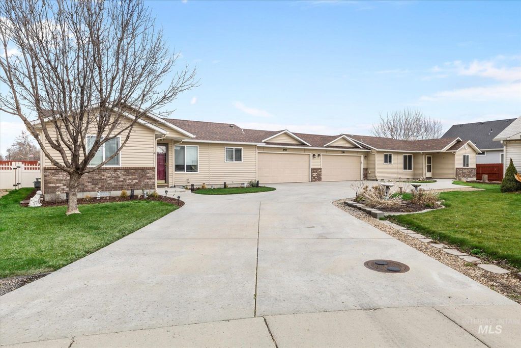 Photo of 338 W Birmingham Drive, Nampa, ID 83651 (MLS # 98977123)