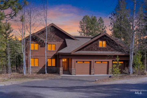 Photo of 12924 Dawn Drive, Donnelly, ID 83615 (MLS # 98982292)