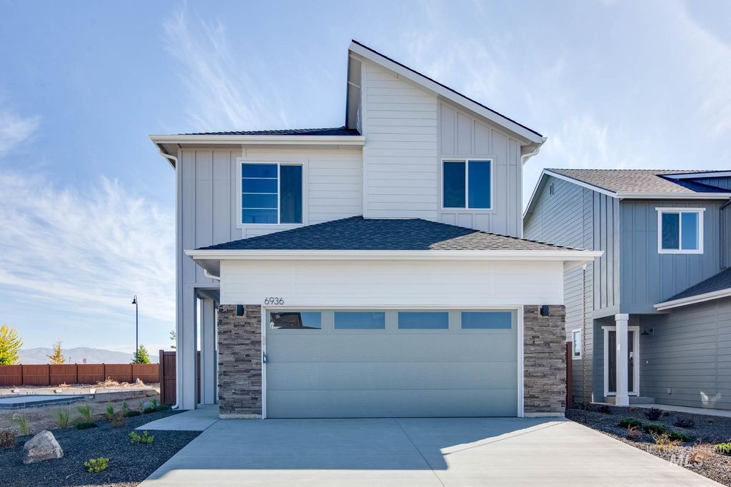 Photo of 929 N Mirror Creek Way, Meridian, ID 83642 (MLS # 98968349)