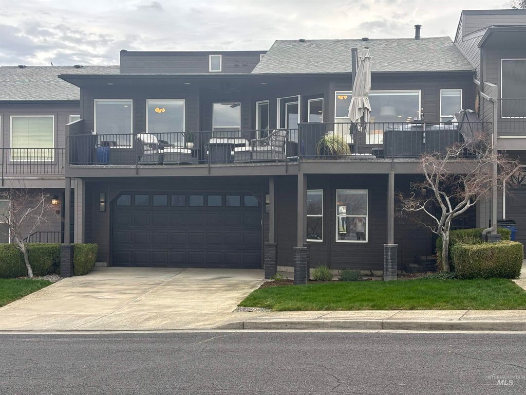 Photo of 526 Valley Vista Blvd #2, Lewiston, ID 83501 (MLS # 98979062)