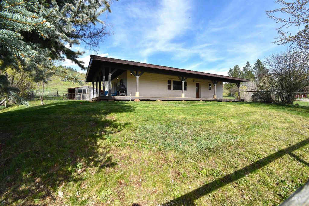 Photo of 2599 Fruitvale Glendale Road, Council, ID 83612 (MLS # 98981338)