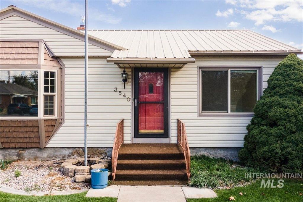Photo of 3540 Hawthorne Rd, Pocatello, ID 83201 (MLS # 98963872)