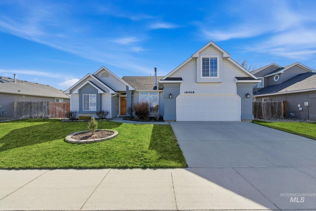 Photo of 16968 N Dememere Loop, Nampa, ID 83687 (MLS # 98974478)