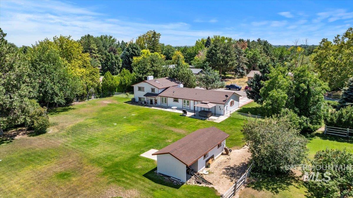 Aerial view of property and surrounding area