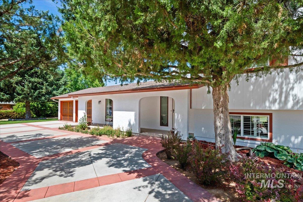 10210 W Hackamore Dr