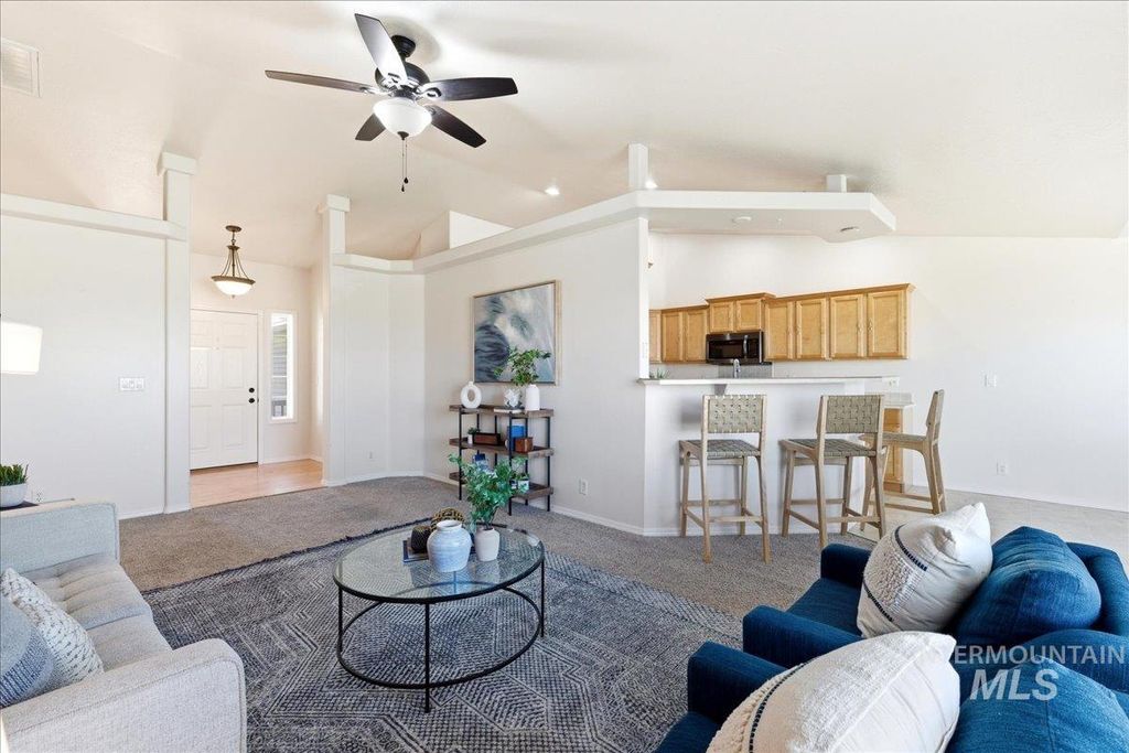 Photo of 1284 NW Mandarin St, Mountain Home, ID 83647 (MLS # 98981008)