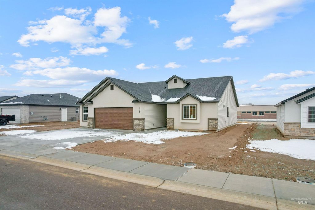 Photo of 115 W 13th Ave, Jerome, ID 83338 (MLS # 98972224)