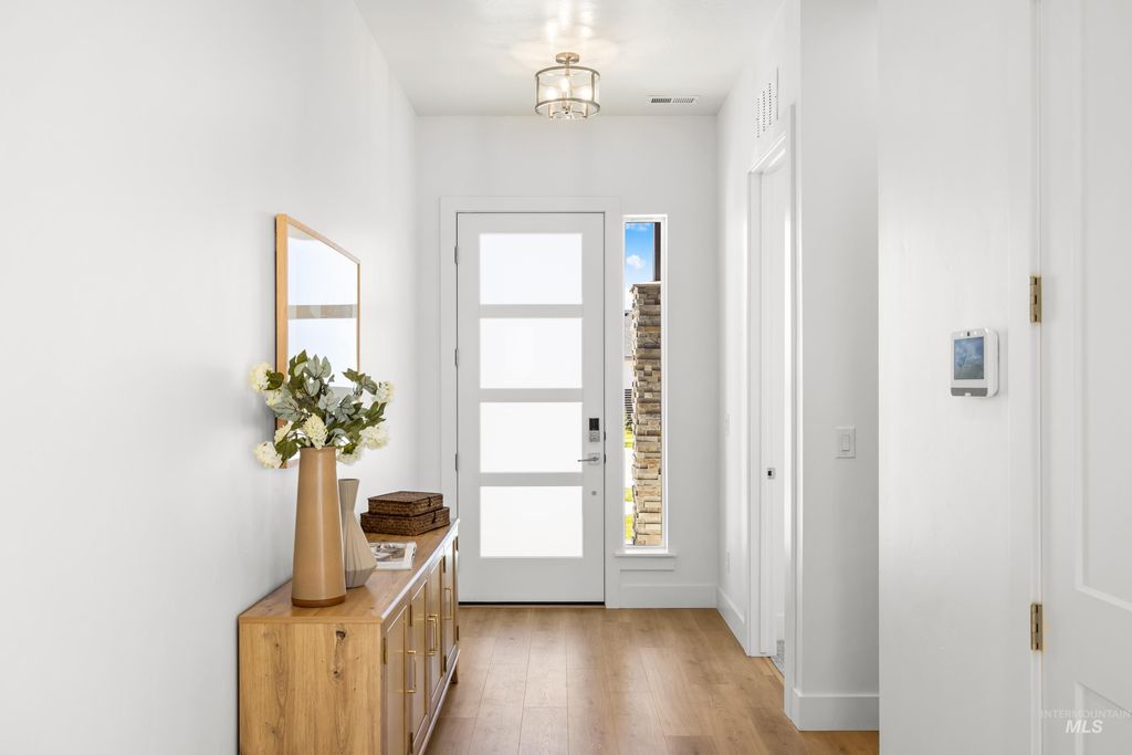 Photo of 7649 W Whisper Ridge Dr #Rouge, Meridian, ID 83646 (MLS # 98967078)