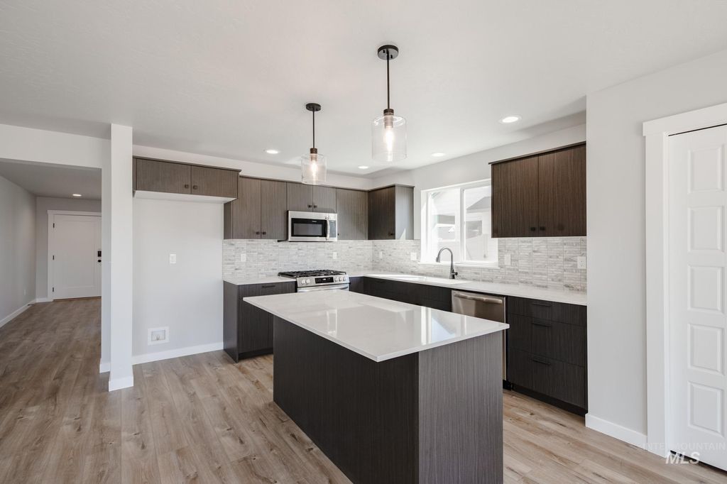 Photo of 5270 S Memory Ave, Meridian, ID 83642 (MLS # 98975531)