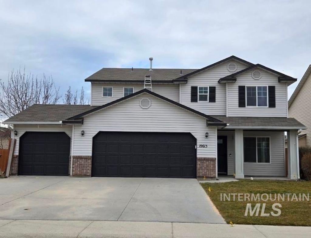 Photo of 19613 Commonwealth Ave, Caldwell, ID 83605 (MLS # 98976152)