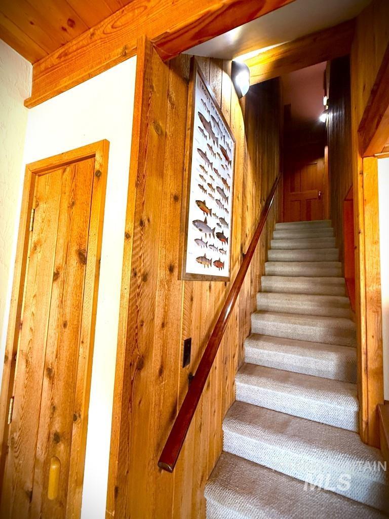 Staircase with wooden walls