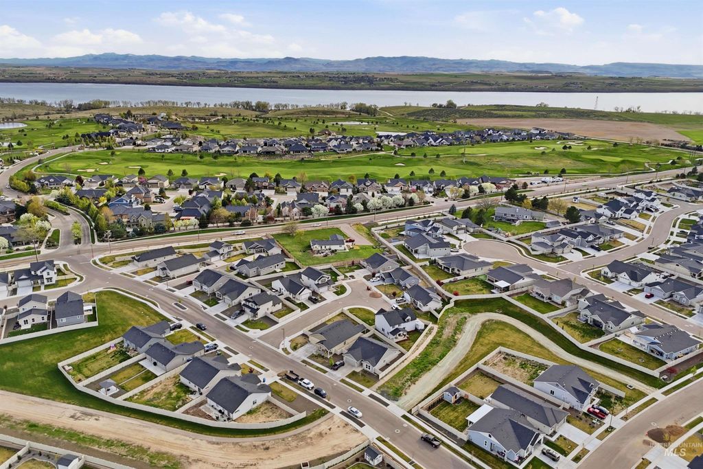 Photo of 12583 S Farrara Way, Nampa, ID 83686 (MLS # 98981350)