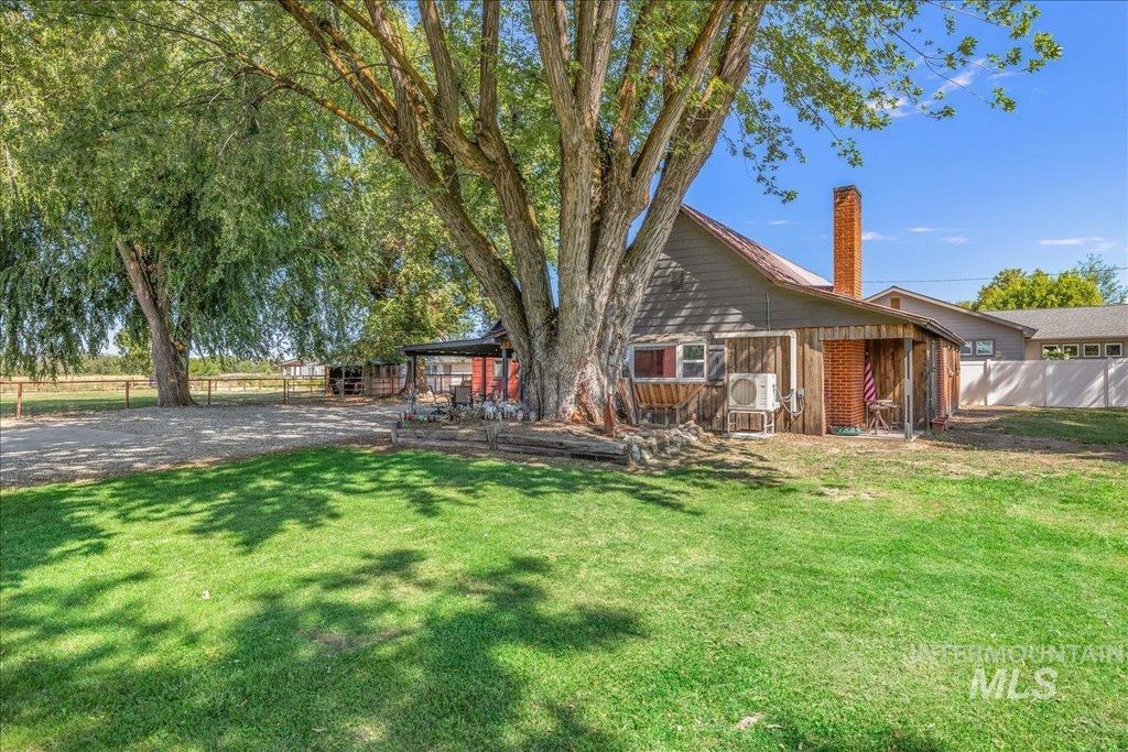 Photo of 2525 S Johns Avenue, Emmett, ID 83617 (MLS # 98977343)