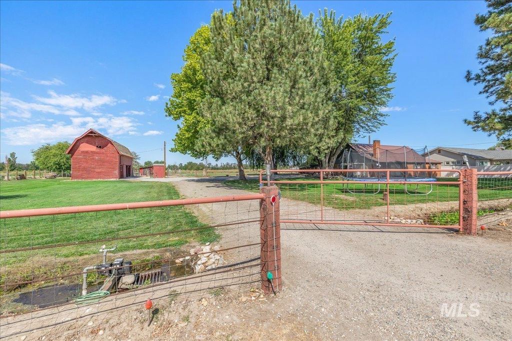 Photo of 2525 S Johns Avenue, Emmett, ID 83617 (MLS # 98977343)