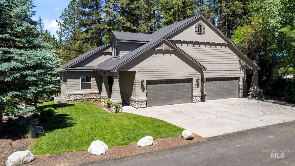 Photo of 908 Fairway Dr #A, McCall, ID 83638 (MLS # 98991370)
