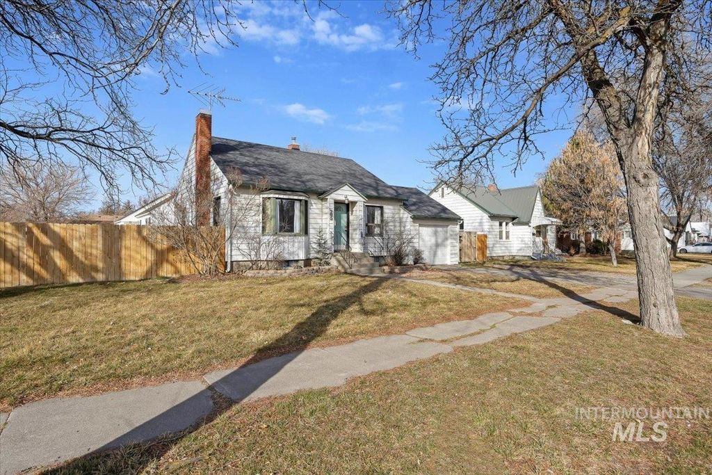 Photo of 205 Fillmore Street, Twin Falls, ID 83301 (MLS # 98975509)