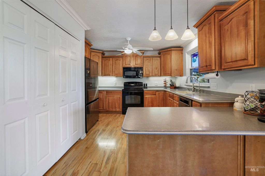 Photo of 1139 Lavina Avenue, Twin Falls, ID 83301 (MLS # 98987061)