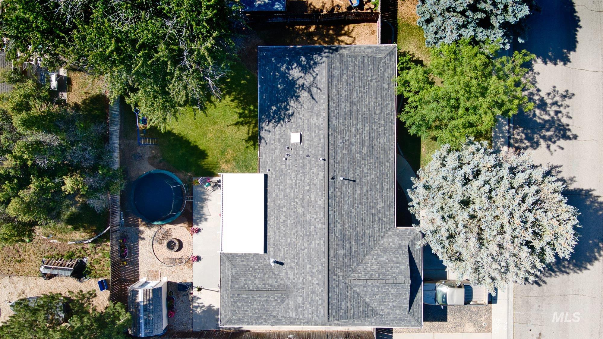 Aerial view of property and surrounding area