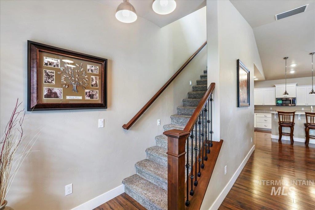 Photo of 1434 Riverbend Pl, Twin Falls, ID 83301 (MLS # 98953849)