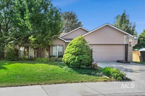 Photo of 1965 E Meadow Wood St, Meridian, ID 83646 (MLS # 98997072)
