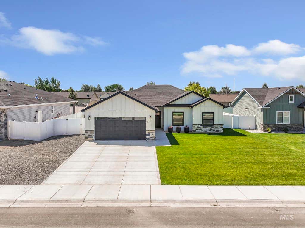 Photo of 817 23rd Ave E AVE, Jerome, ID 83338 (MLS # 98995999)