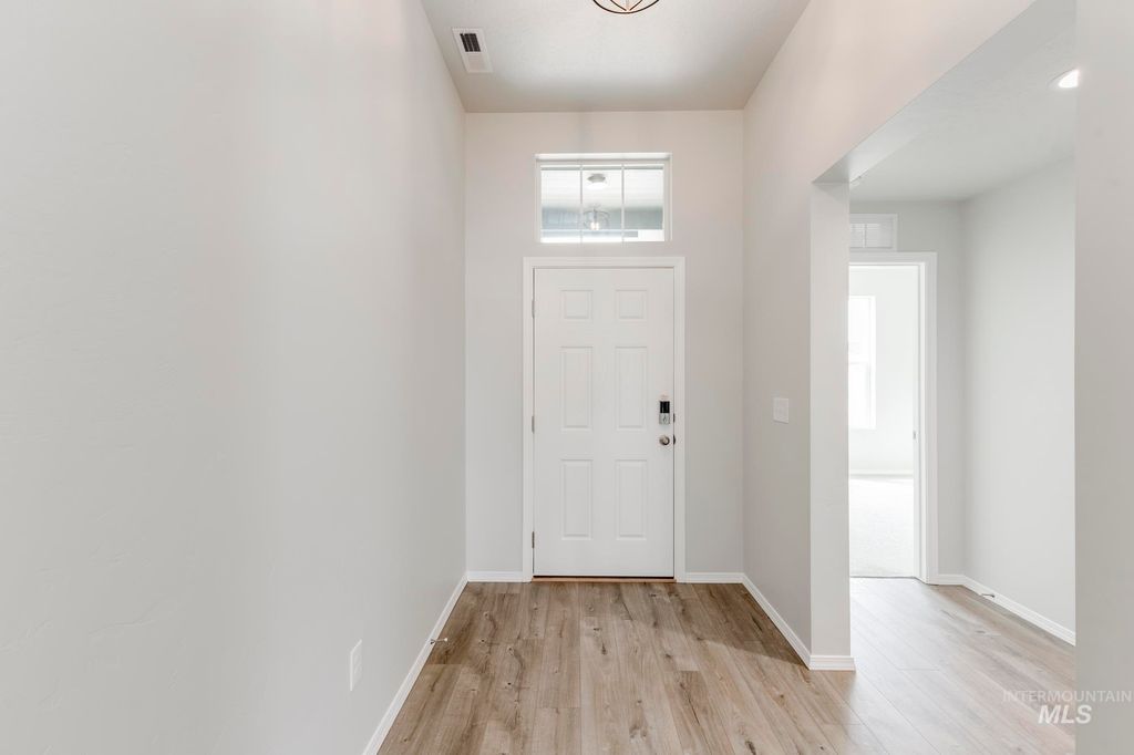 Photo of 3805 E Jamestown Dr, Nampa, ID 83686 (MLS # 98968419)