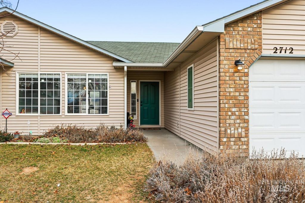 Photo of 2712 Mink Ct, Nampa, ID 83687 (MLS # 98975803)