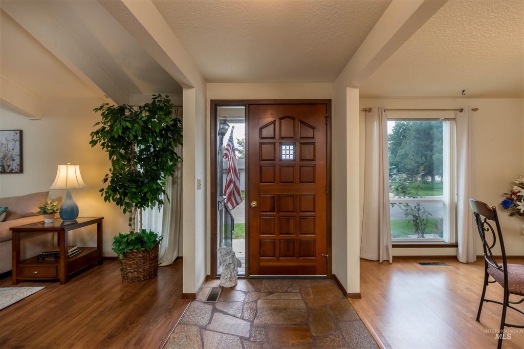 Photo of 7080 W Freemont St, Boise, ID 83704 (MLS # 98991230)