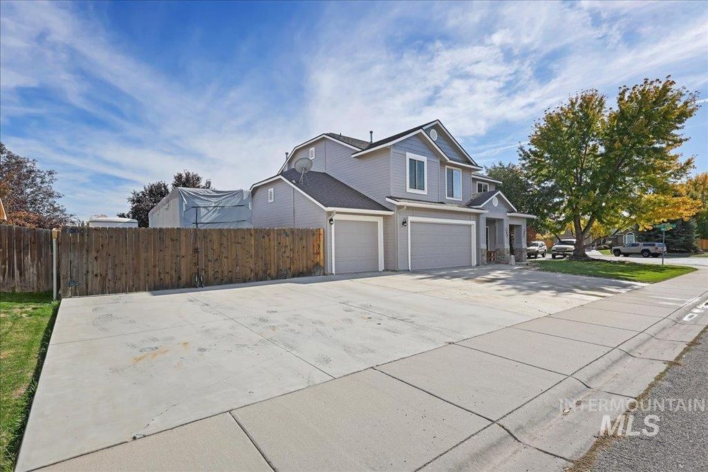 Photo of 962 S Brook Trout Way, Meridian, ID 83642 (MLS # 98966730)